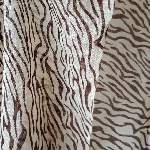 LOOK BY M SILK COTTON ANIMAL PRINT ZEBRA SCARF WRAP FRINGE BROWN CREAM - Picture 2 of 11